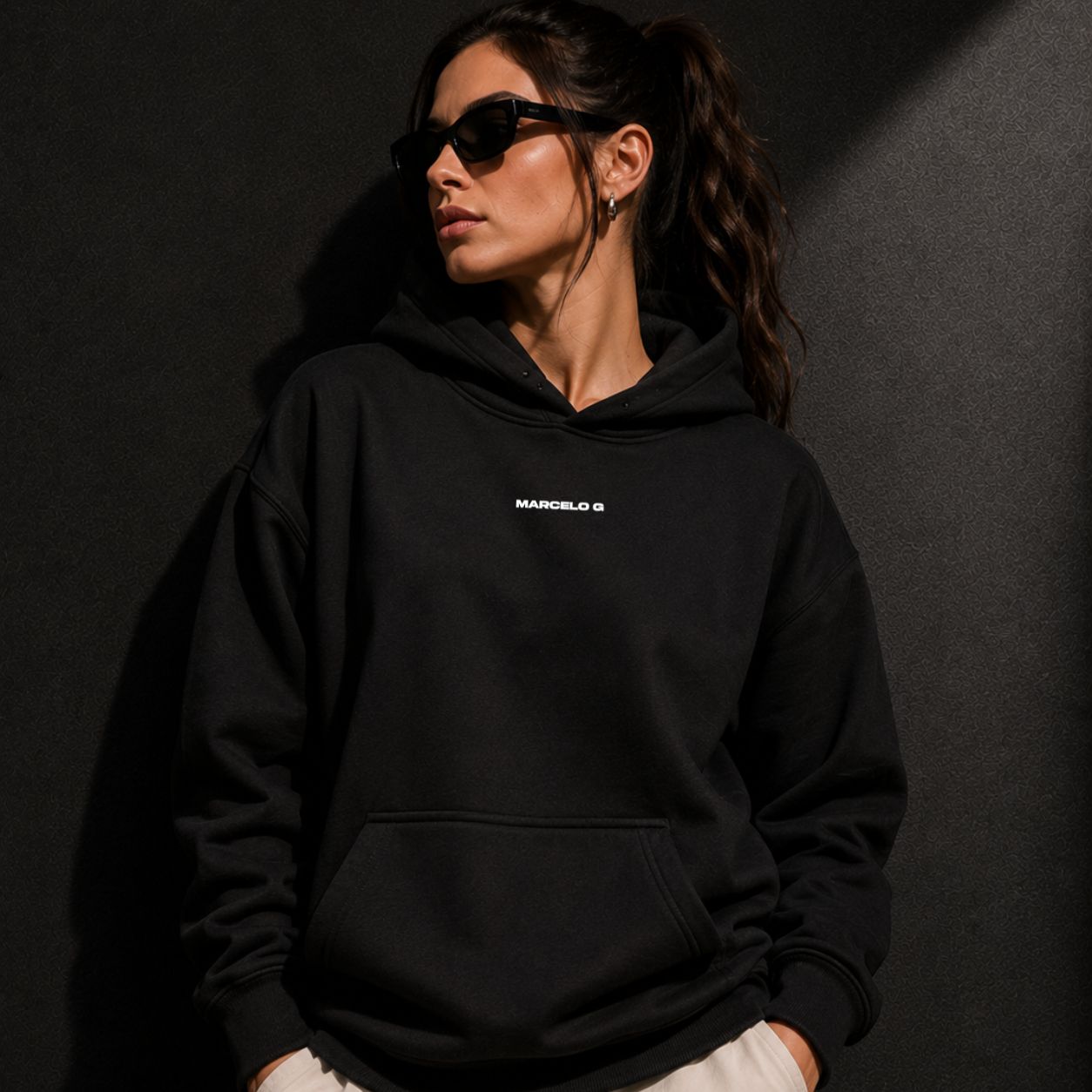 MG HOODIE BLACK — vista alterna